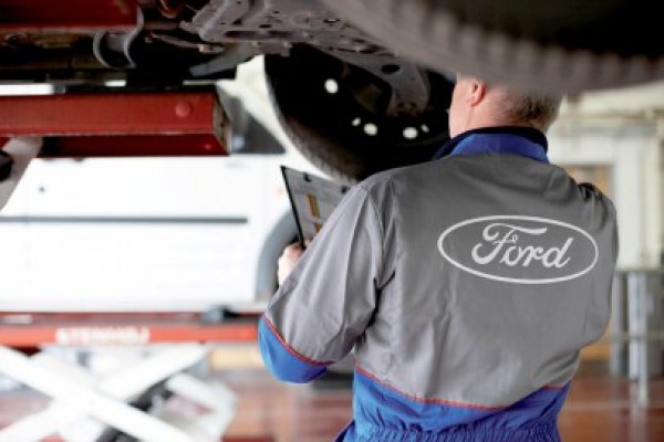 Ford concediază 30% din angajaţi